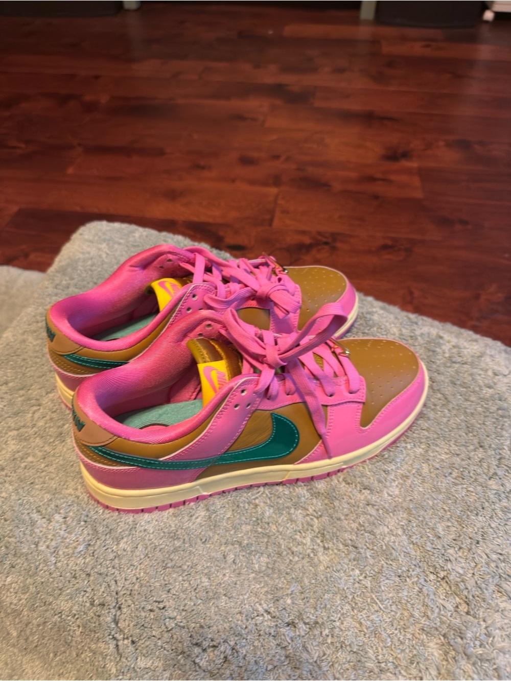 Nike Low-Top Colorblock Sneakers in Pink, Teal & Tan